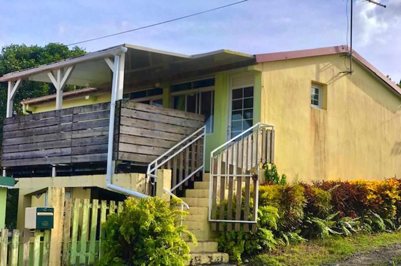 Maison Douce A Riviere-Salee Avec Vue Sur Jardin & Montagne Bagian luar foto